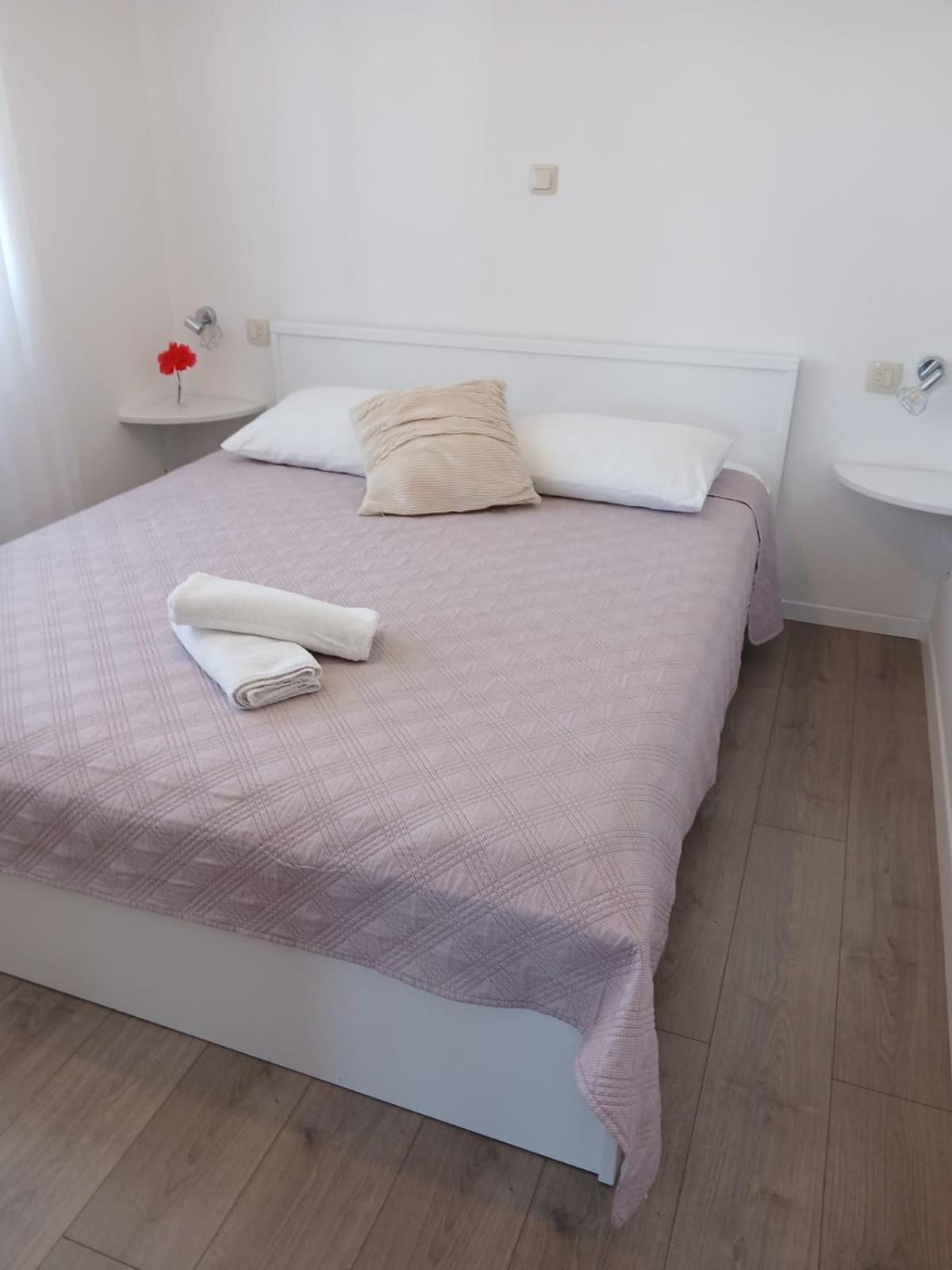 Apartments Marina Трогир Екстериор снимка