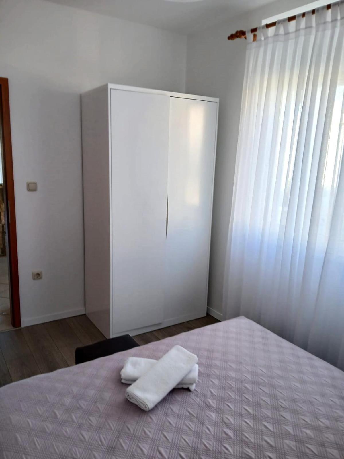 Apartments Marina Трогир Екстериор снимка