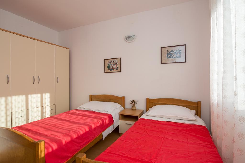 Apartments Marina Трогир Екстериор снимка