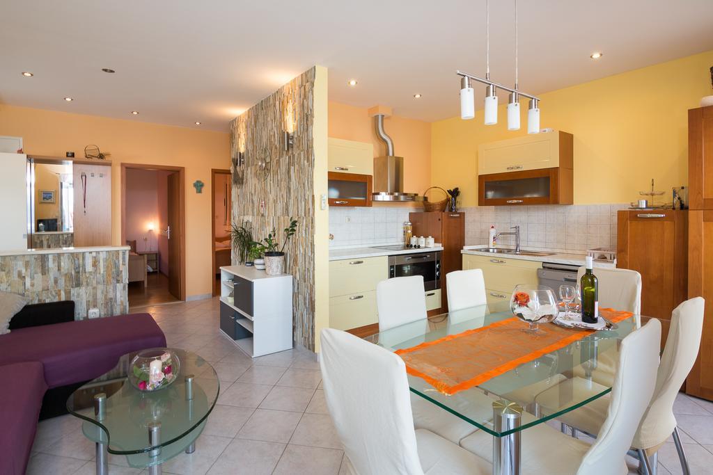 Apartments Marina Трогир Екстериор снимка