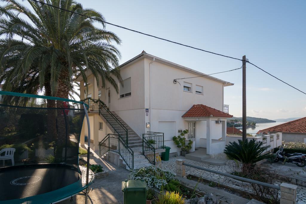 Apartments Marina Трогир Екстериор снимка