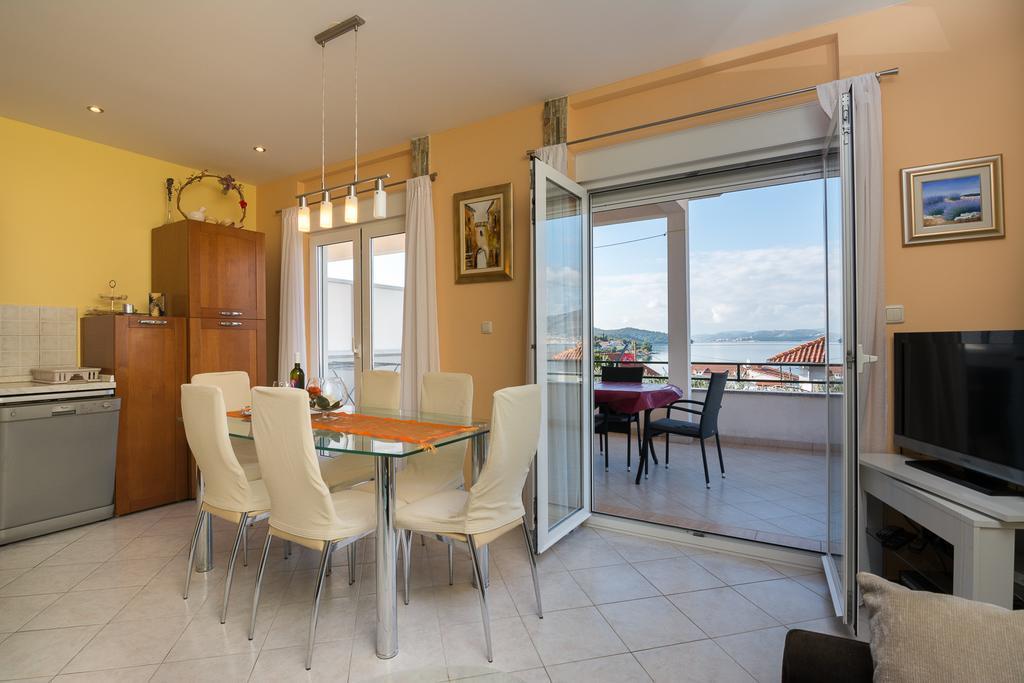 Apartments Marina Трогир Екстериор снимка