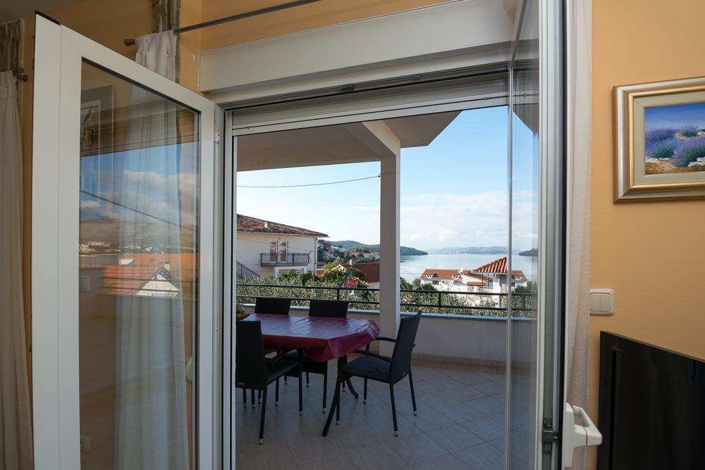 Apartments Marina Трогир Екстериор снимка