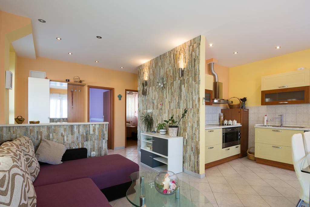 Apartments Marina Трогир Екстериор снимка